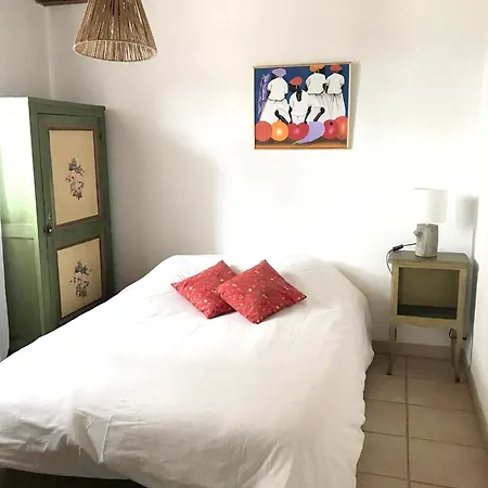 Maison Confortable Avec Piscine A Saint-Julien-de-la-Nef