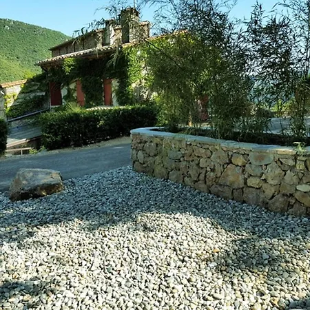 Maison Confortable Avec Piscine A *