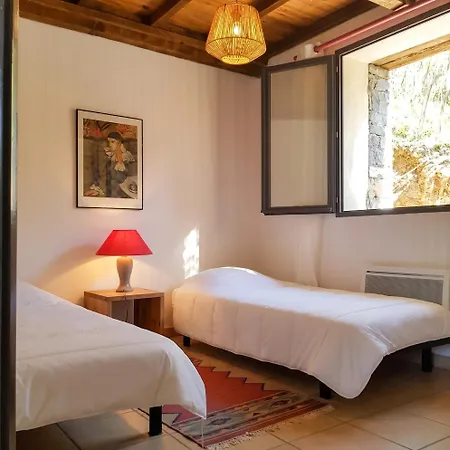 Maison Confortable Avec Piscine à *